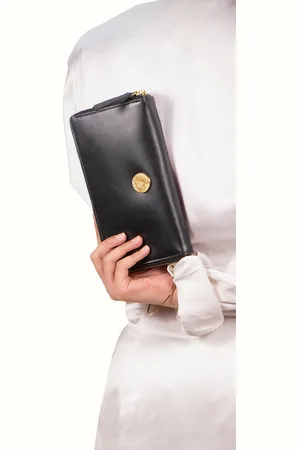 Hidesign Women textured Leather Zip Around Wallet