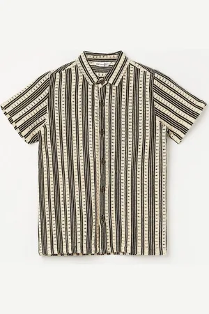 Lifestyle Boys Cutaway Collar Vertical Striped Cotton Casual Shirt