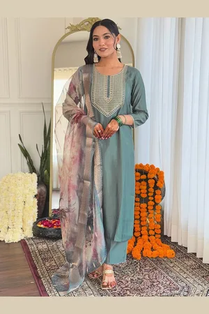 Navlik Women Embroidered Regular Kurta with Trousers & With Dupatta