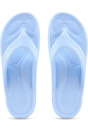 Kraasa Women Textured Rubber Thong Flip-Flops