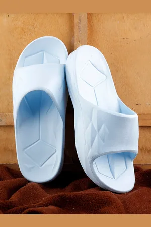 Kraasa Women Textured Sliders