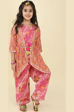 LIL PITAARA Girls Floral Printed Gotta Patti Pure Cotton Straight Kurta With Palazzos