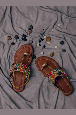LIL PITAARA Girls Embellished Ethnic One Toe Flats
