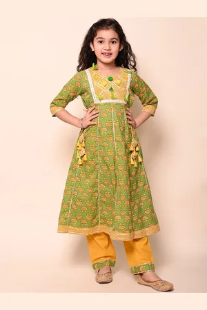 LIL PITAARA Girls Floral Printed Gotta Patti Regular Pure Cotton Kurta with Trousers