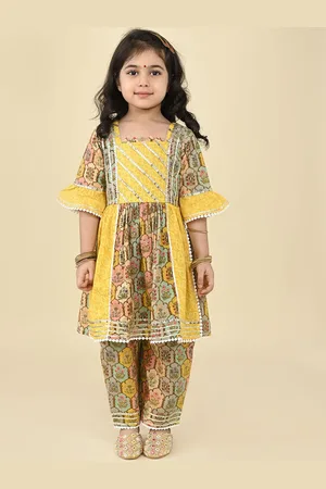 LIL PITAARA Girls Floral Printed Regular Gotta Patti Pure Cotton Anarkali Kurta & Trousers