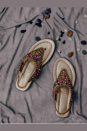 LIL PITAARA Girls Gold-Toned Printed Leather Ethnic Zari Embroidered Flats
