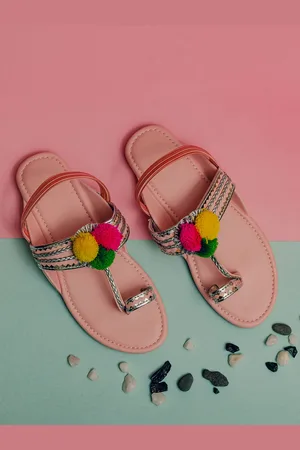 LIL PITAARA Girls Pom Pom Embellished Ethnic One Toe Flats