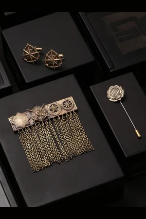 COSA NOSTRAA Men Gold-Toned The Royal Army Accessory Gift Set