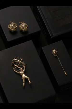 COSA NOSTRAA Men Gold-Toned Accessory Gift Set