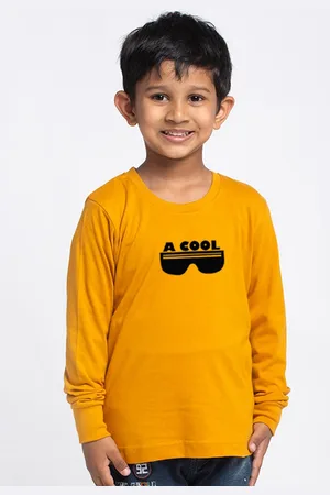 Friskers Boys Gold-Toned Typography Printed Pockets Slim Fit T-shirt