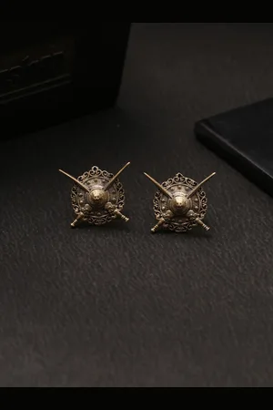 COSA NOSTRAA Men Antique Gold Shield & Sword Collar Tips Accessory Gift Set