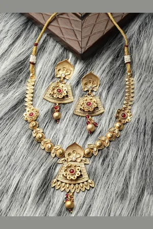 Arrabi Gold-Plated Kundan-Studded & Beaded Necklace & Earrings Set