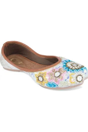 DESI COLOUR Women Round Toe Ethnic - Embellished Mojaris