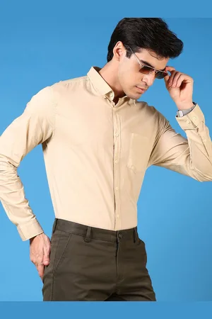V-Mart Men Slim Fit Spread Collar Solid Cotton Formal Shirt