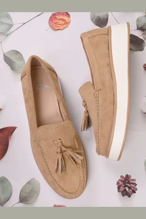 Jove Women Comfort Insole Contrast Sole Tassel Loafers