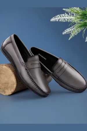 WOAKERS Men Colourblocked Leather Loafers