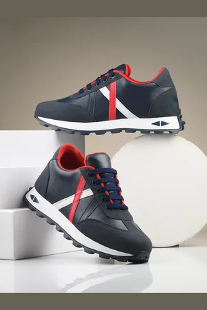 Roadster The Lifestyle Co. Men Colorblocked Running Sports Shoes