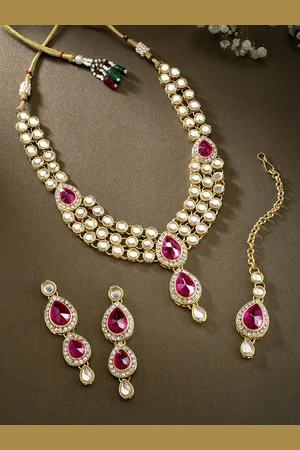 Peora Gold-Plated Kundan-Studded Jewellery Set
