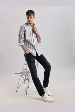Calvin Klein Men Classic Slim Fit Opaque Striped Casual Shirt