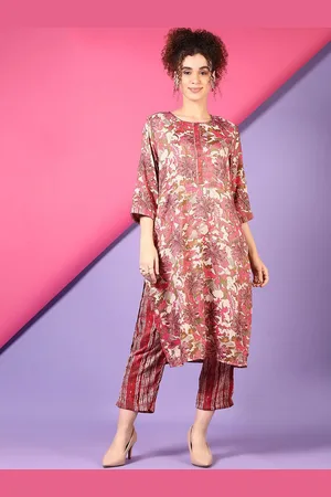 V-Mart Floral Printed Round Neck Straight Kurta With Trousers