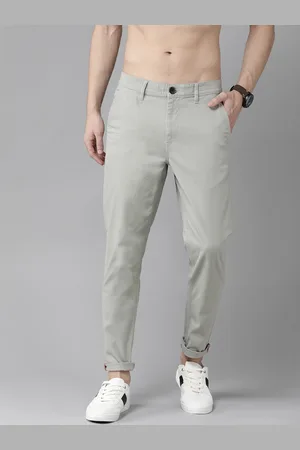 Roadster Men Grey Regular Fit Solid Chinos