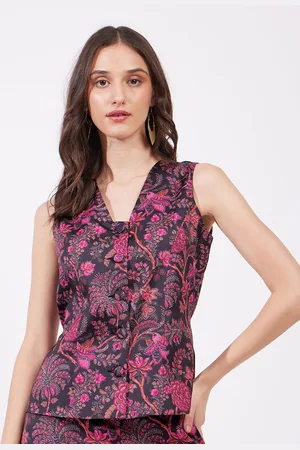 FableStreet Women Floral Printed V-Neck Top