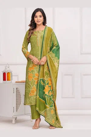EtnicaWear Women Floral Printed Regular Beads and Stones Pure Silk Kurta with Trousers & With Dupatta