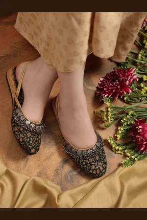 DressBerry Women Embellished Mules Flats