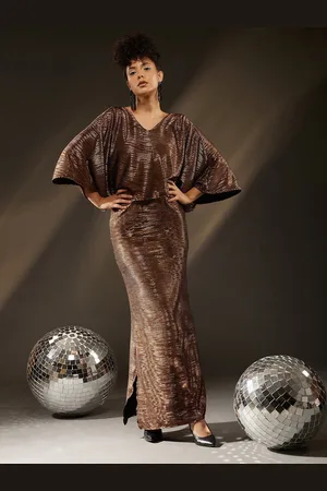 ATRAENTA Striped V-neck Three-quarter Extended Sleeves Sheen Maxi Dress