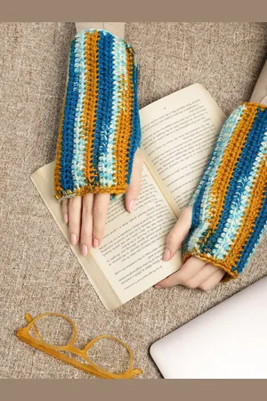Magic Needles Women Crochet Fingerless Acrylic Mittens