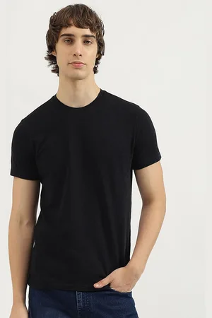 Benetton Men Solid Round Neck Pure Cotton T-shirt