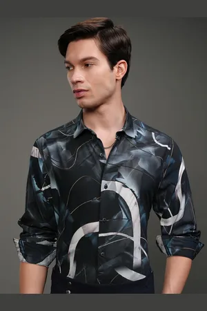 Highlander Men Slim Fit Cutaway Collar Abstract Printed Casual Shirt