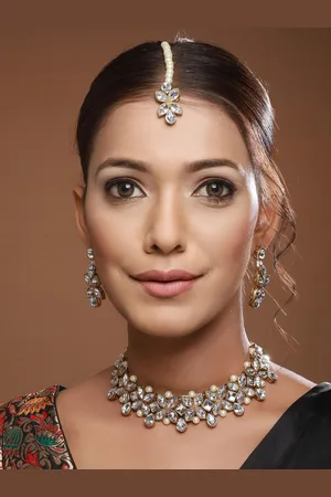 Anouk Gold Gold-plated Kundan-studded & Beaded Necklace & Earrings