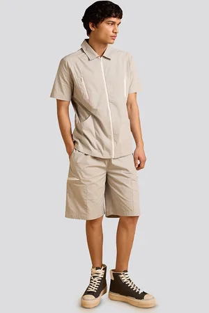 Muvazo Men Regular Fit Comfort Solid Opaque Casual Misty Meadow Shirt