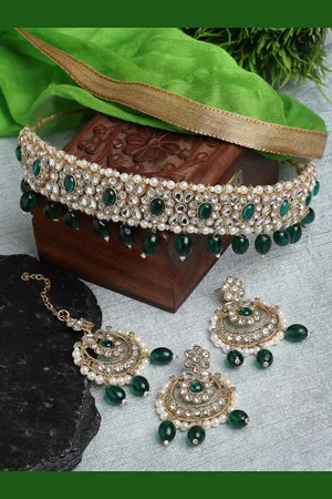 Sukkhi Gold-Plated Kundan & Beads Studded Choker Necklace Jewellery Set