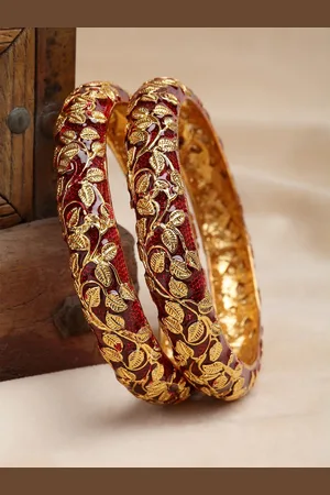 karatcart Set Of 2 Gold-Plated & Red Rajwadi Bangle