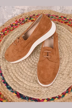 Jove Women Round Neck Slip-On Sneakers
