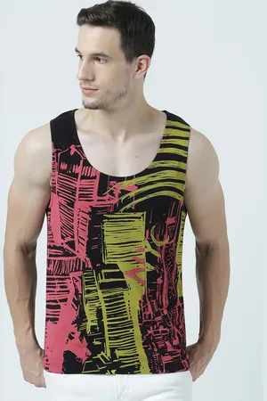 Huetrap Men Black & Pink Printed Scoop Neck T-shirt