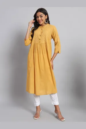 akheri Women Geometric Embroidered Flared Sleeves Chikankari Handloom Kurta
