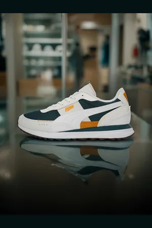 PUMA Unisex Road Rider Pace Setter Sneakers