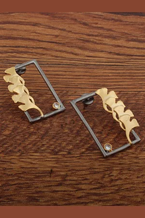 Alamod Contemporary Stud Earrings