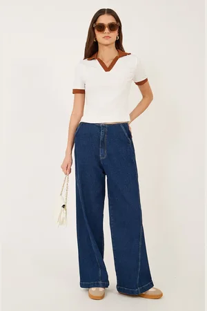 Styli Women Flared High-Rise Stretchable Jeans