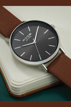 Sonata Poze Men Textured Dial & Leather Straps Analogue Watch SP70025SL01W