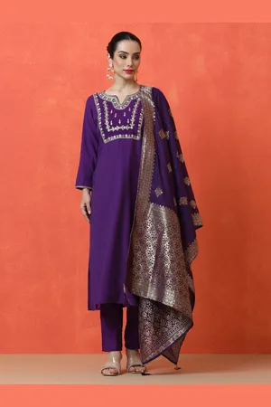 Jaipur Floral Embroidered Chanderi Silk Straight Kurta With Trousers & Dupatta