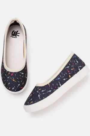 YK Girls Black & Green Printed Ballerinas