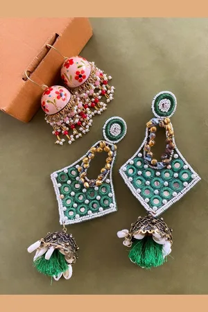 ATIBELLE Set of 2 Gold-Plated Kundan Beaded Jhumkas
