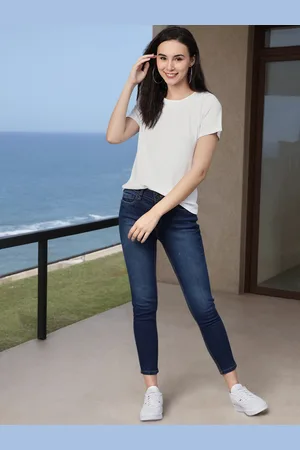 Mast & Harbour Women White Solid Round Neck T-shirt