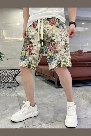 Stylecast Men Floral Printed Shorts