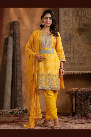 SCAKHI Embroidered Three Quarter Sleeves Kurta & Trousers With Dupatta