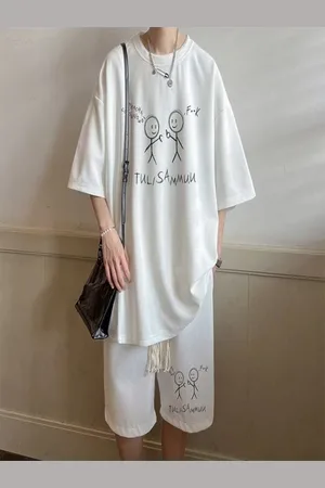 Stylecast Printed Round Neck T-Shirt & Shots Co-Ords